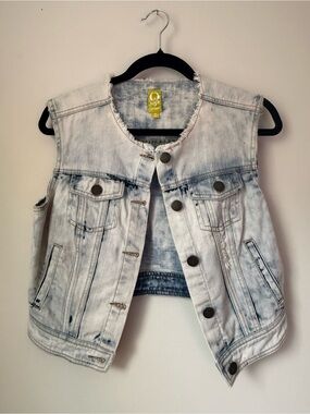 QMack Light Gray Acid-Wash Denim Vest for Kids